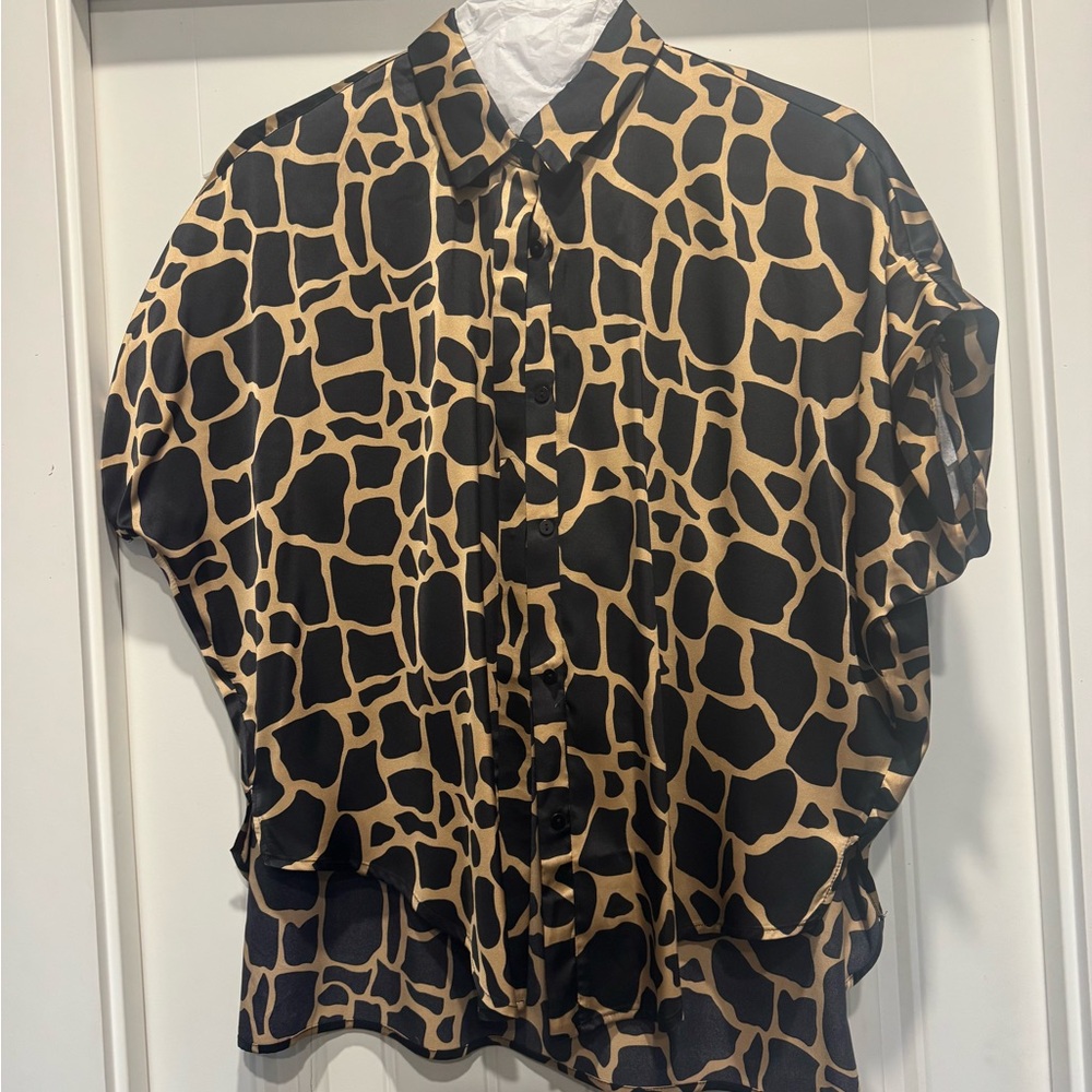 Umgee Black and Tan Patterned Blouse